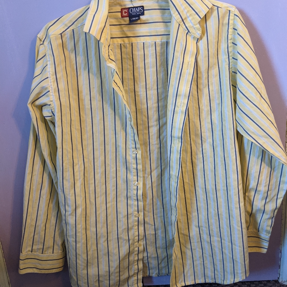 2 button down shirts - Picture 6 of 9